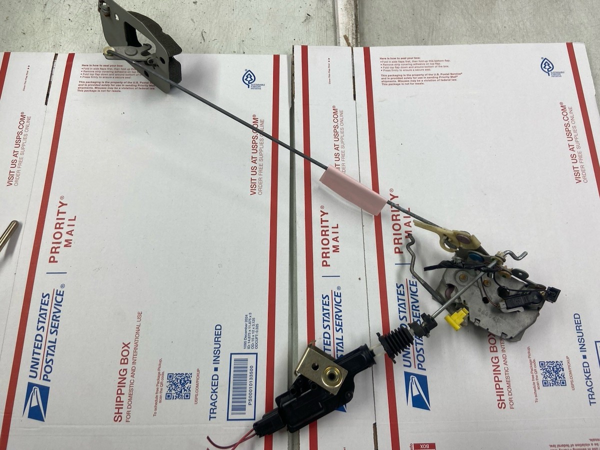 2003-2011 LINCOLN TOWN CAR FRONT RIGHT DOOR LOCK LATCH ACTUATOR