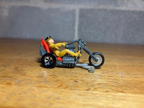 1971 Mattel Hot Wheels Rrrumblers Torque Chop Orange Bike Yellow Rider & Track