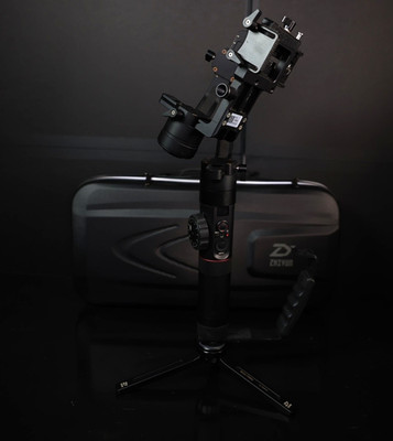 Zhiyun Crane V2 3-Axis Gimbal Creator s Combo   Excellent Condition (Full Kit)