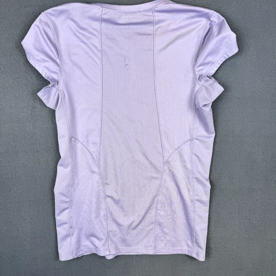 Camiseta Pullover Alo Yoga Coolfit Malla Púrpura Sólida Espalda y Laterales Mediana Foto 2 de 4