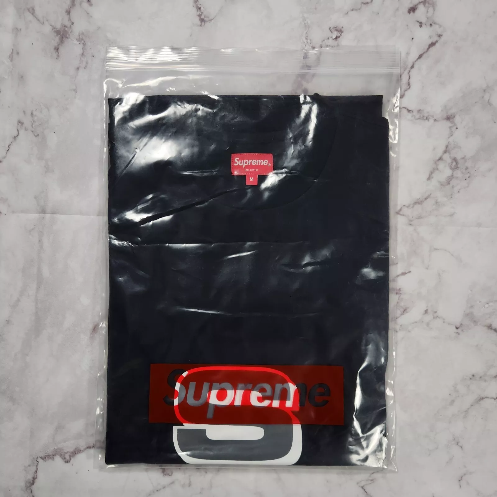 Tee shirt noir Supreme Stagger taille Medium FW18 neuf avec étiquette