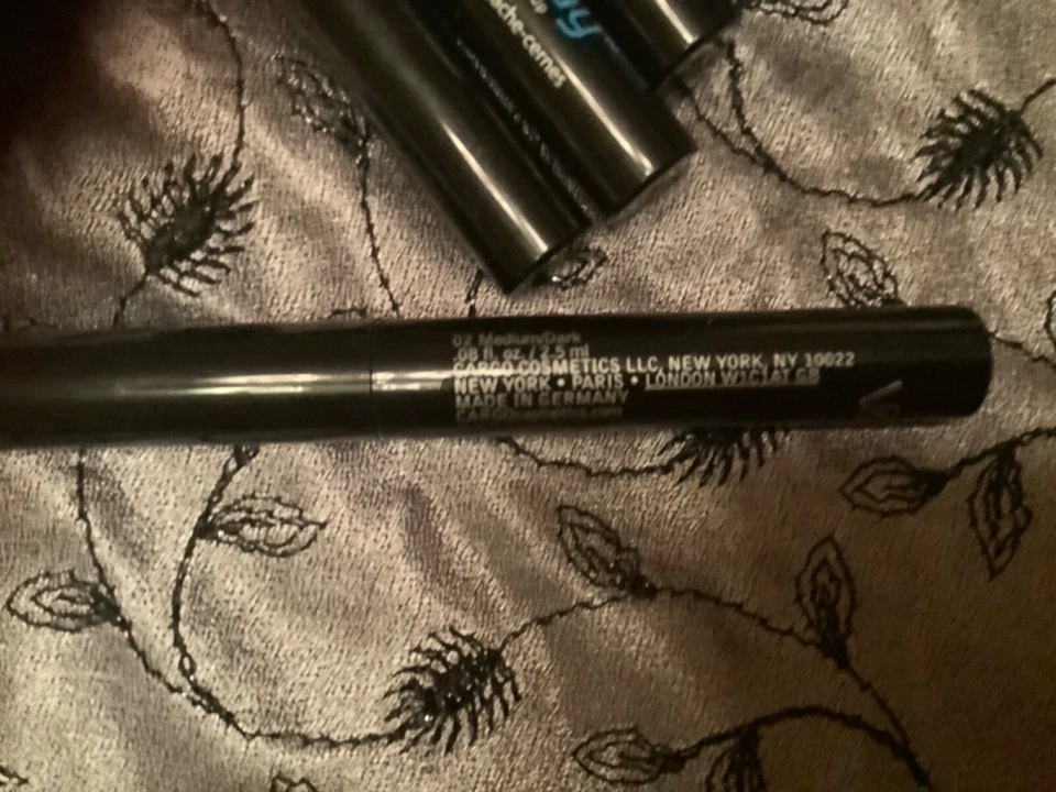 Corrector de carga Blu-ray cuatro descontinuado medio oscuro Foto 3 de 3