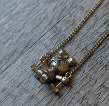 Avon Swing Sweetly Girls Necklace Pendant Gold Tone Chain 15  Vintage