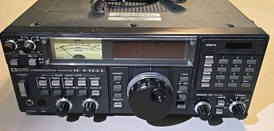 Excelente! Receptor de comunicación de banda ancha ICOM IC-R7000 HF, VHF, UHF probado! Foto 3 de 3