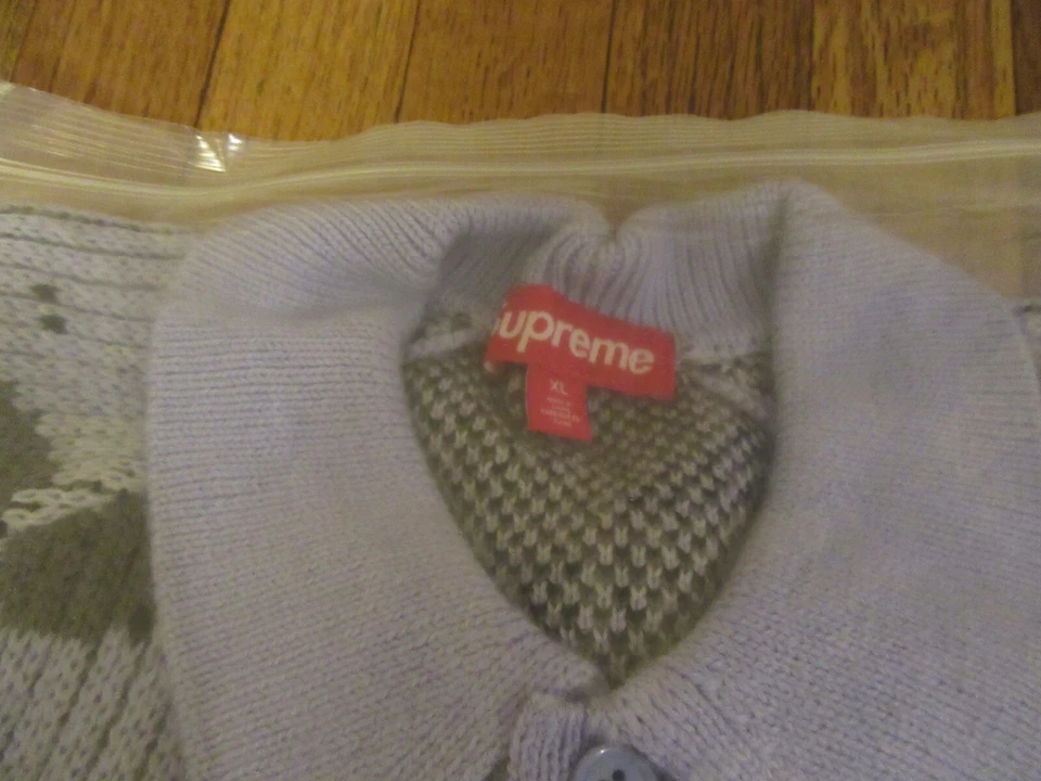 Suéter polo Raglan Supreme com nervuras caixa pequena tamanho XL azul camuflado FW24 novo em folha - Imagem 3 de 4