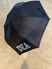 DEA Duży (szerokość 48 cali) parasol typu golfowego z torebką i paskiem.  Fabrycznie nowy!