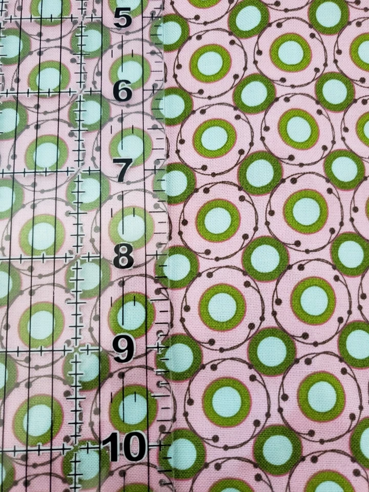 Tela 100% Algodón Rosa con Lunares Verdes 22 x 42" Foto 2 de 3