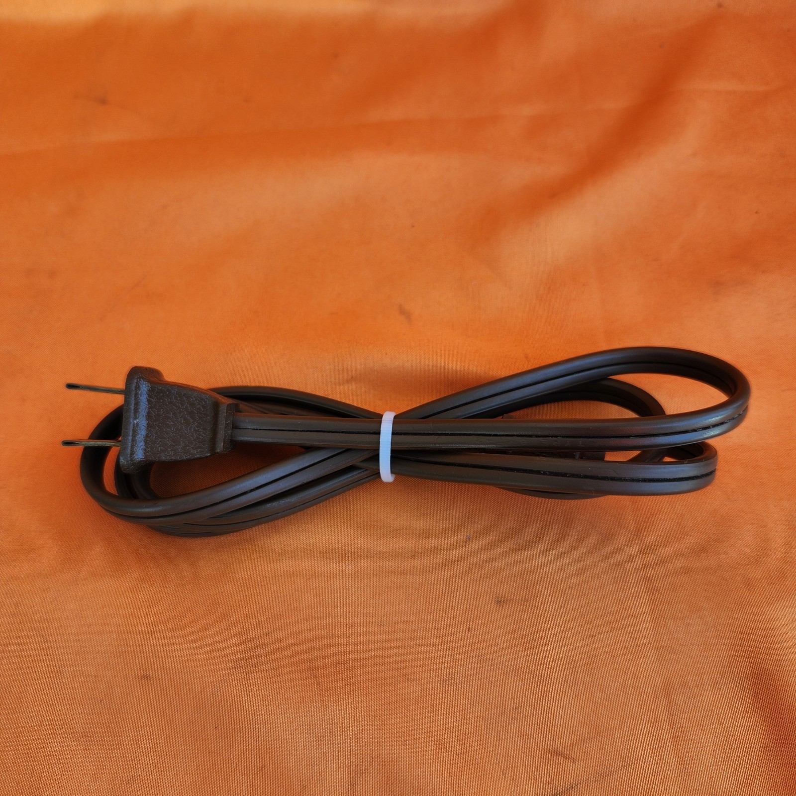 Vintage Sunbeam Mixmaster Stand Mixer with Bowls Beaters & Cord Model 1-7A