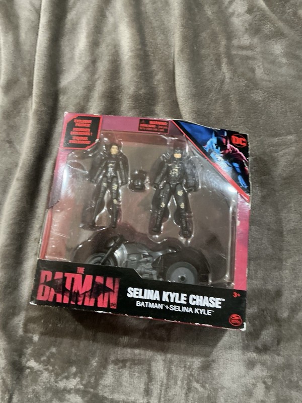 The Batman Selina Kyle Chase Batman & Selina Kyle Figure Set w/ Batcycle DC 2022
