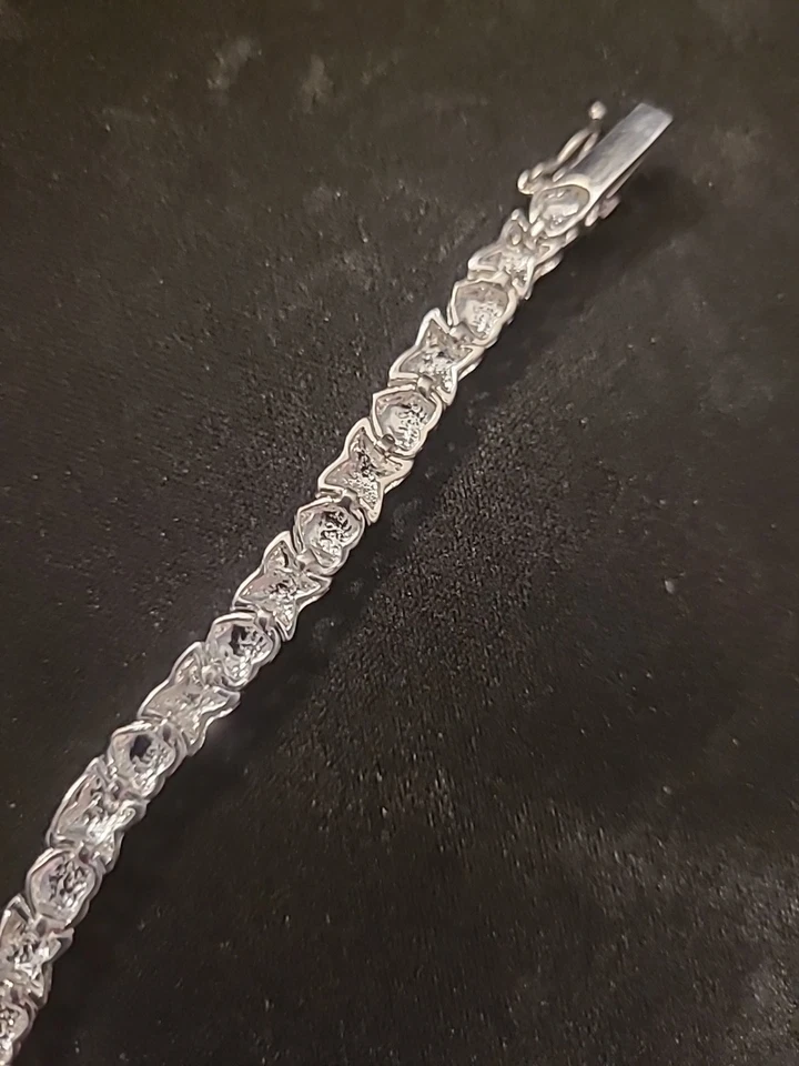 Sterling silver 925.Bracelet we're small hearts on it 7in 12grams - Image 3 of 4