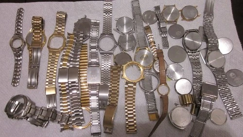 Vintage Men's seiko Watch Case ,Some with Band For Part ,Quantity 27 Pc