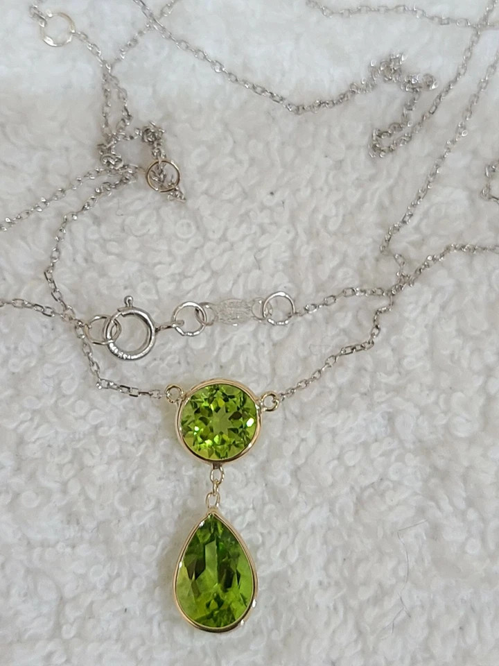 14k White Gold Necklace With Genuine Peridot Stones 18 Inches - Image 4 of 4