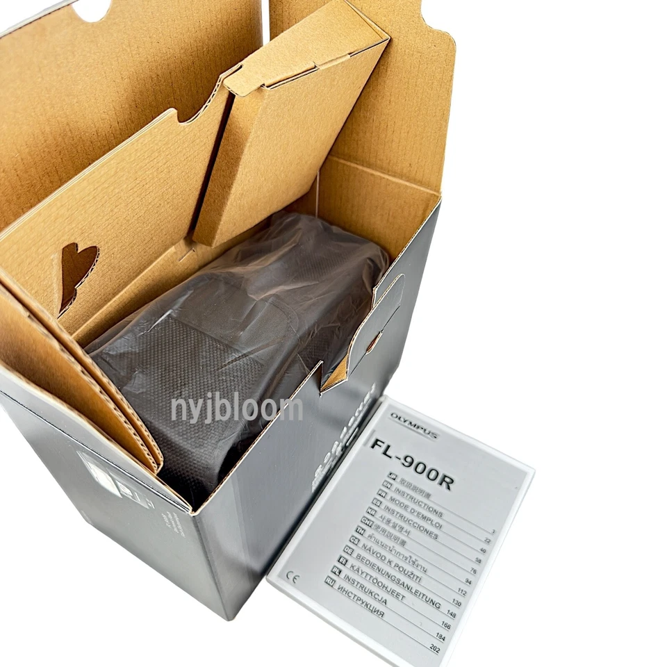 New OLYMPUS OM SYSTEM FL-900R Electronic Flash GuideNo. 58@100mm /190' at ISO100 - Image 2 of 4