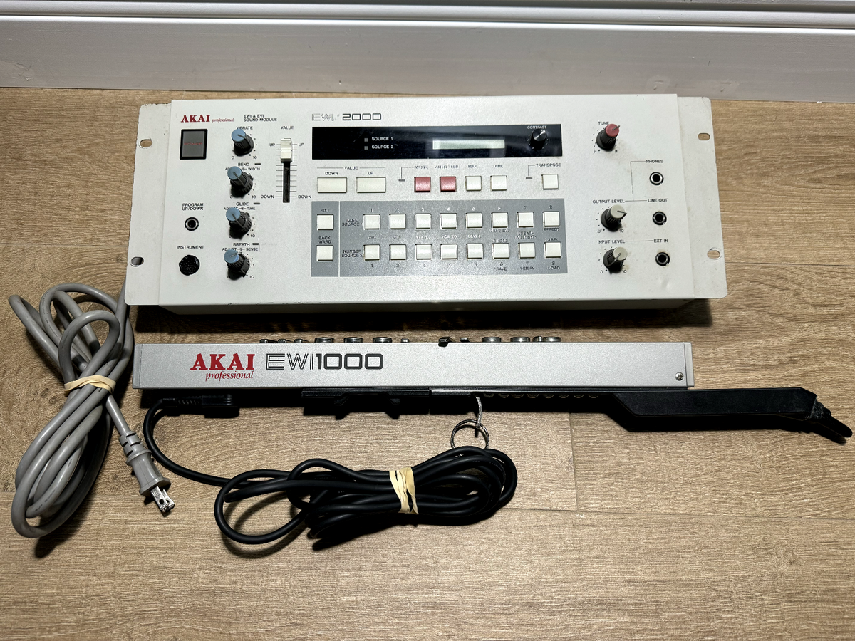 03 美品 AKAI EWV2000 EWI1000 ウインドシンセサイザー Vintage Akai Professional EWV2000 Module Synthesizer and EWI