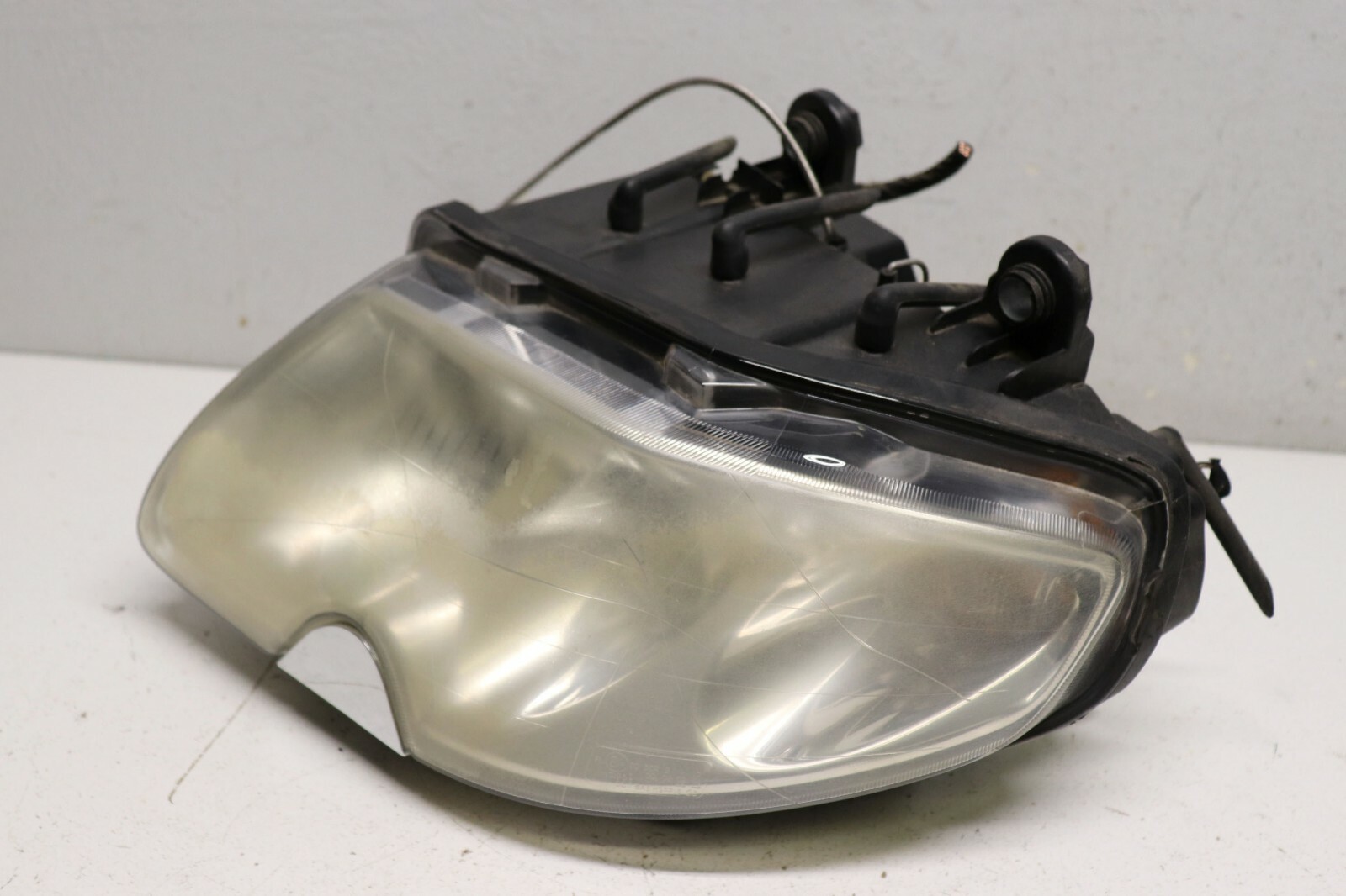 P10860 2005-2008 Maserati Quattroporte Headlight XENON COMPLETE Driver Side OEM 