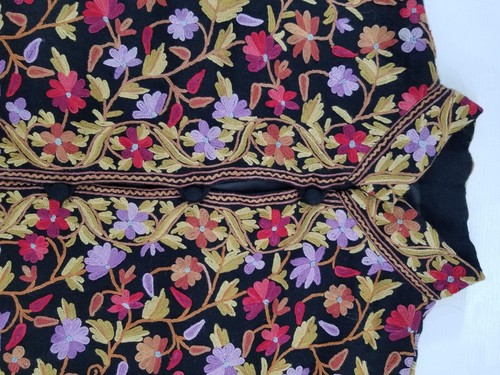 Vintage Traditional Kashmiri Floral Hand Embroidered Wool Coat - Picture 5 of 12