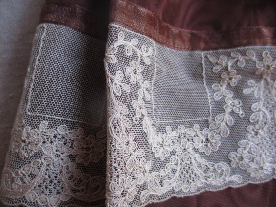 ROBE TISSU MOIRE AVEC DENTELLE ANCIENNE POUR POUPEE ANCIENNE - Photo 4/4