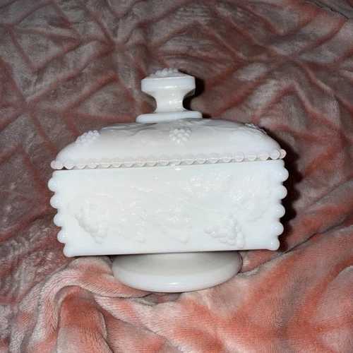 VINTAGE Westmoreland Milk Glass Paneled Grape Beaded Honey Dish w Lid