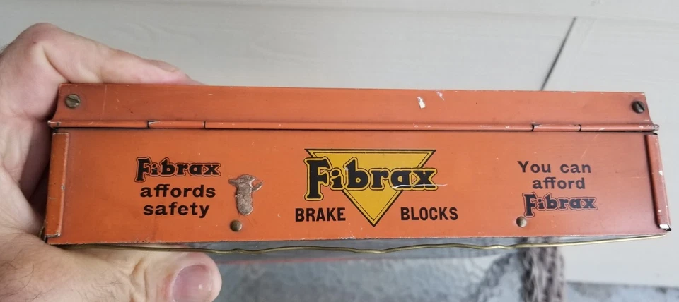 Винтажный металлический чехол для хранения тормозных блоков FIBRAX на столешнице - Изображение 2 из 4