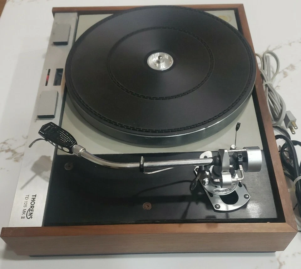 Tocadiscos Thorens TD 125 MKII con brazo SME 3009 y cartucho Shure V15 V-MR Foto 2 de 4