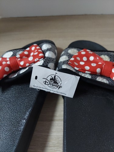 Sandali Disney Parks Minnie Mouse a pois paillettes fiocco nero rosso bianco taglia 7 - Foto 6 di 7