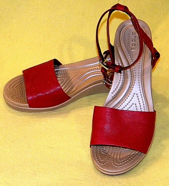 crocs leigh ann ankle strap