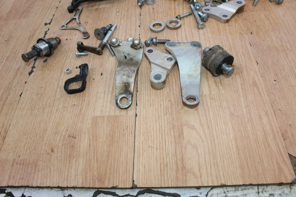 2014 Yamaha YZ250F  Motor mounts and various chassis hardware - Image 2 of 4