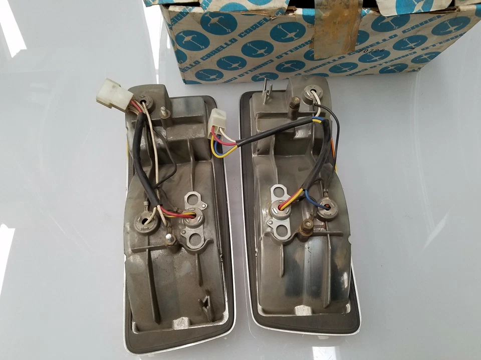 LUZ TRASERA CARELLO MASERATI GHIBLI INDY KHAMSIN BORA DE FÁBRICA NOS ORIGINAL Foto 4 de 4