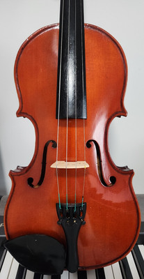Violin 4/4 for righr hand (handmade in Canada 1998) red wood. high quality sound