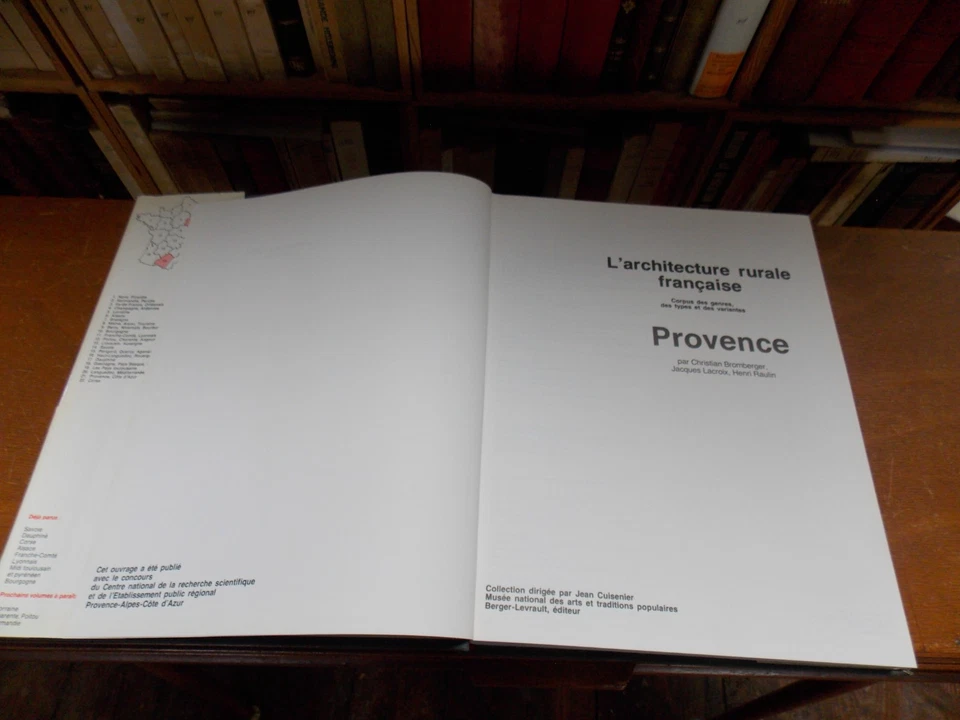L'ARCHITECTURE RURALE FRANCAISE CORPUS GENRES,TYPES & VARIANTES PROVENCE  1980 - Photo 3/4