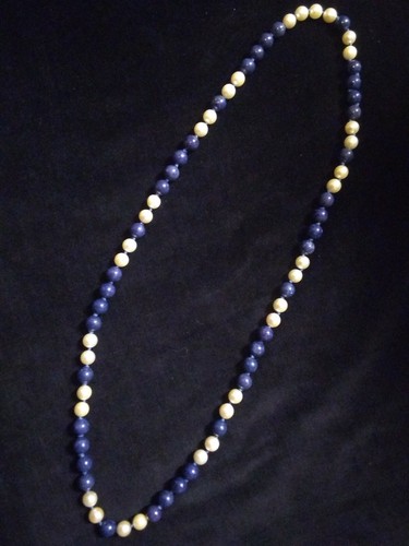Cultured Pearls-fine luster, 8.5mm & Lapis Lazuli Bead Necklace-31" hand-knotted - Picture 5 of 5