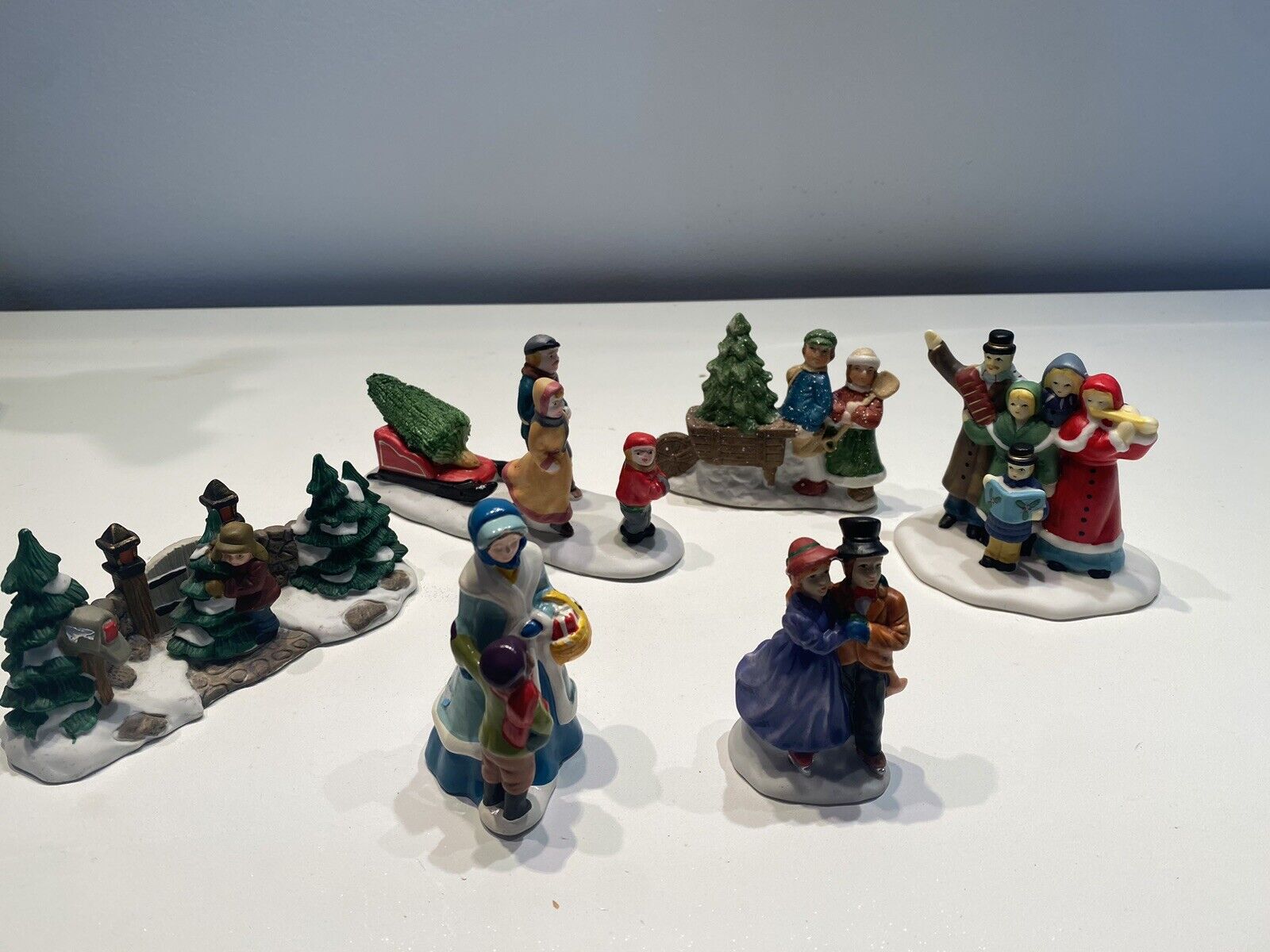 Lot Of 6 Vintage Christmas Villagers (Lemax, Avon) 15 People Total