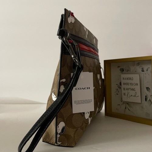 ๐ผ๐ฆ Coach 5734 ๐ผ๐ฆ Peanuts Snoopy Carryall Canvas Pouch Wristlet Bag ๐ผ W8o2 - Picture 3 of 12