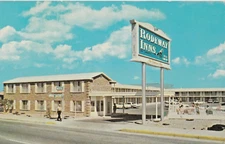 Rodeway Inns Motel Albuquerque New Mexico 80 Rms TV AC Pool Man walking Postcard