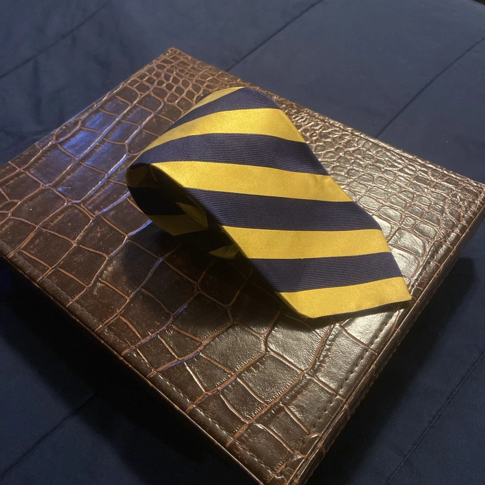 Corbata de seda Brooks Brothers Classic BB#4 Rep dorada/azul marino a rayas diagonales Foto 3 de 4