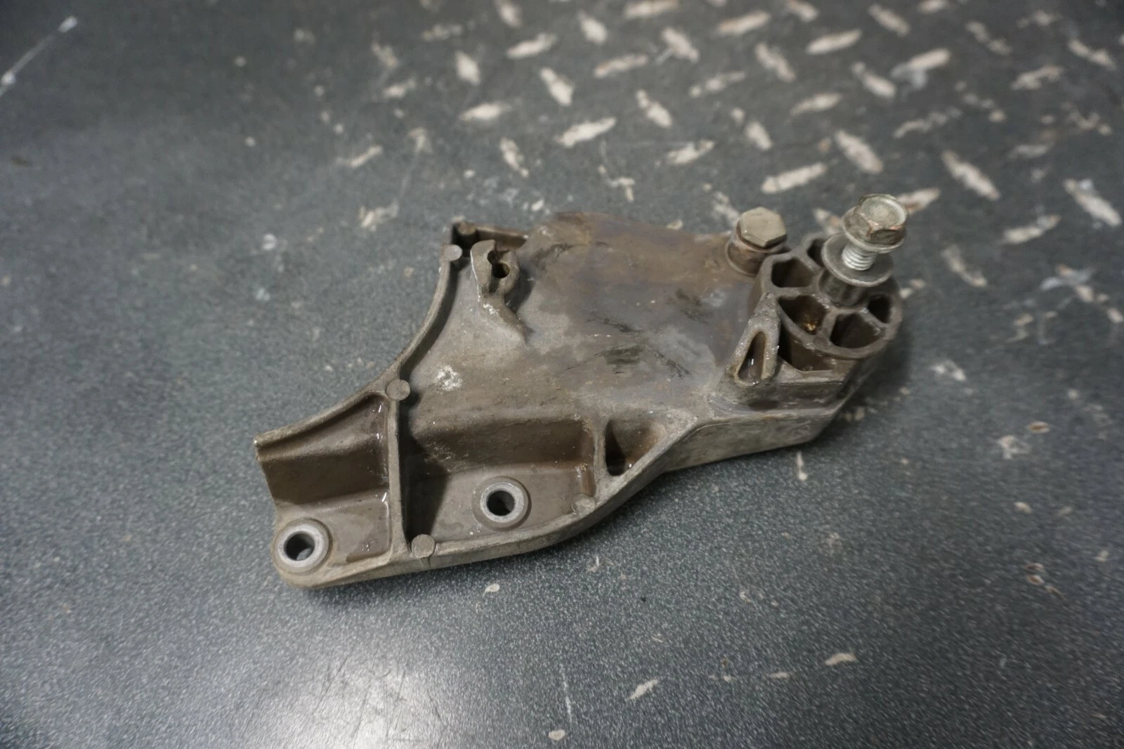 1999-2007 Yamaha OEM Jet Pump Reverse Gate Bracket Mount Support Freshwater FX