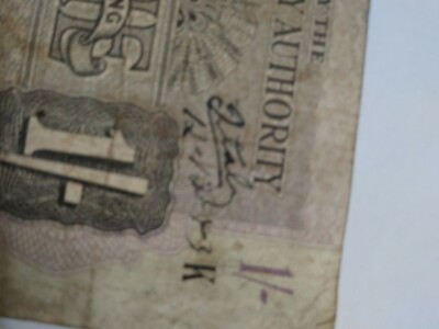 1943 British Military Authority 1 shilling banknotes (2