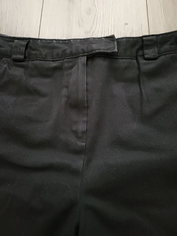 Bermudas Dressbarn para mujer 16 negras 36 x 12 elásticas tiro alto Foto 4 de 4
