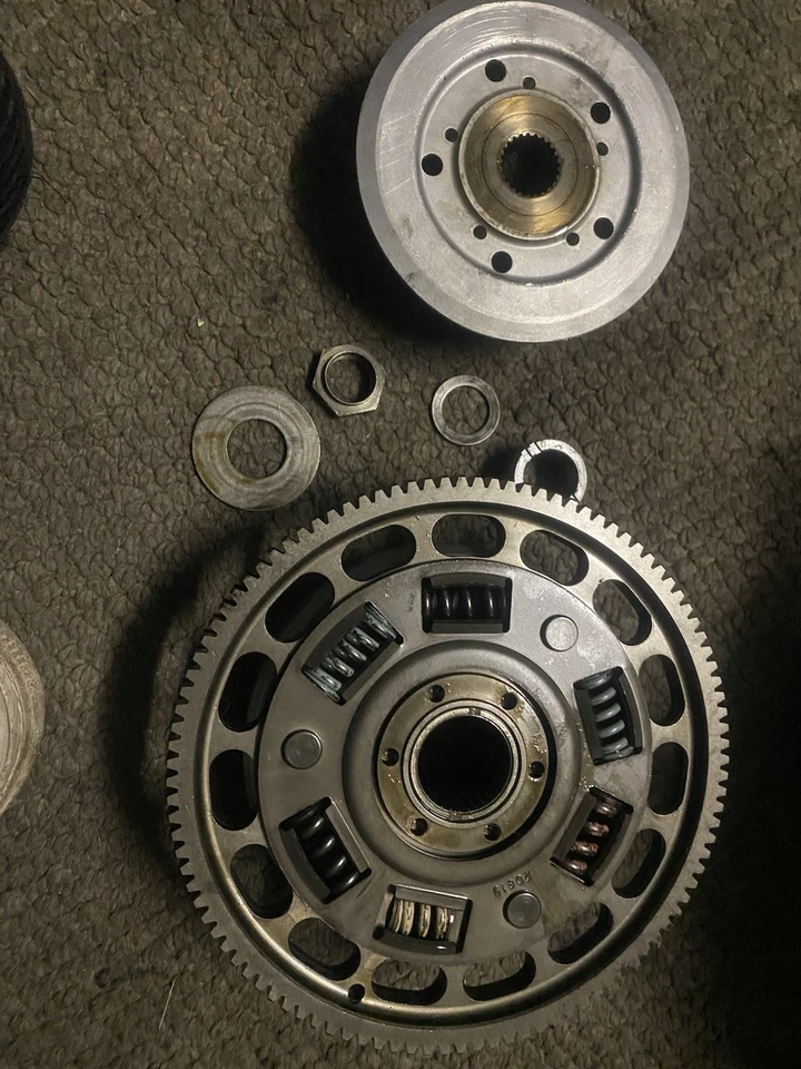 Cesta de embrague Triumph Street Triple 1050 2011 Foto 2 de 2