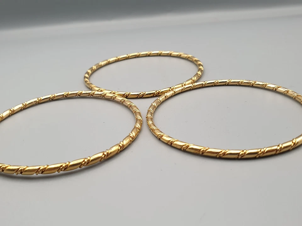 Elegante 3 Vintage vergoldete gedrehte Armreifen von Pierre Cardin - Bild 4 von 4