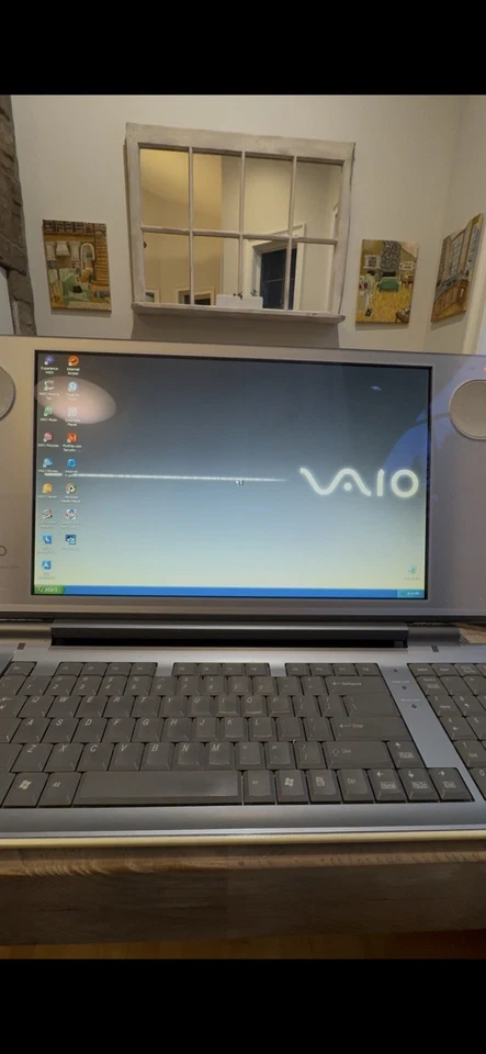 Sony Vaio PCV W20 Desktop All-in-one 50/60Hz, Windows XP Home Edition - Image 4 of 4