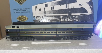HO Scale Baltimore & Ohio E7 Locomotive Proto 2000.  Track Tested. Works