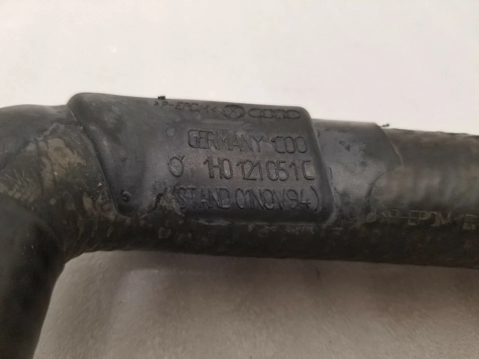 NEW GENUINE ORIGINAL Audi Volkswagen Coolant Hose 1H0121051C - Imagem 3 de 3
