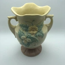 VINTAGE HULL ART POTTERY DOUBLE HANDLED TRILLIUM / WILDFLOWER W-4 6 1/2" VASE
