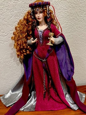 Rare Vtg 90's 17”Queen Morgan Le Fay Porcelain Doll Chalice