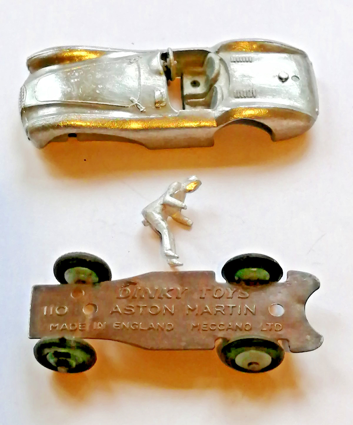 Dinky 110, Aston Martin DB5 - Free Price Guide & Review