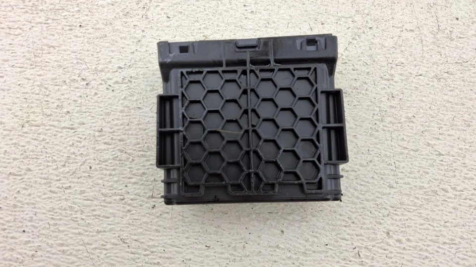 Módulo de control de puerta de enlace de navegación Buick Enclave 2020-2021 OEM 13536789 Foto 4 de 4