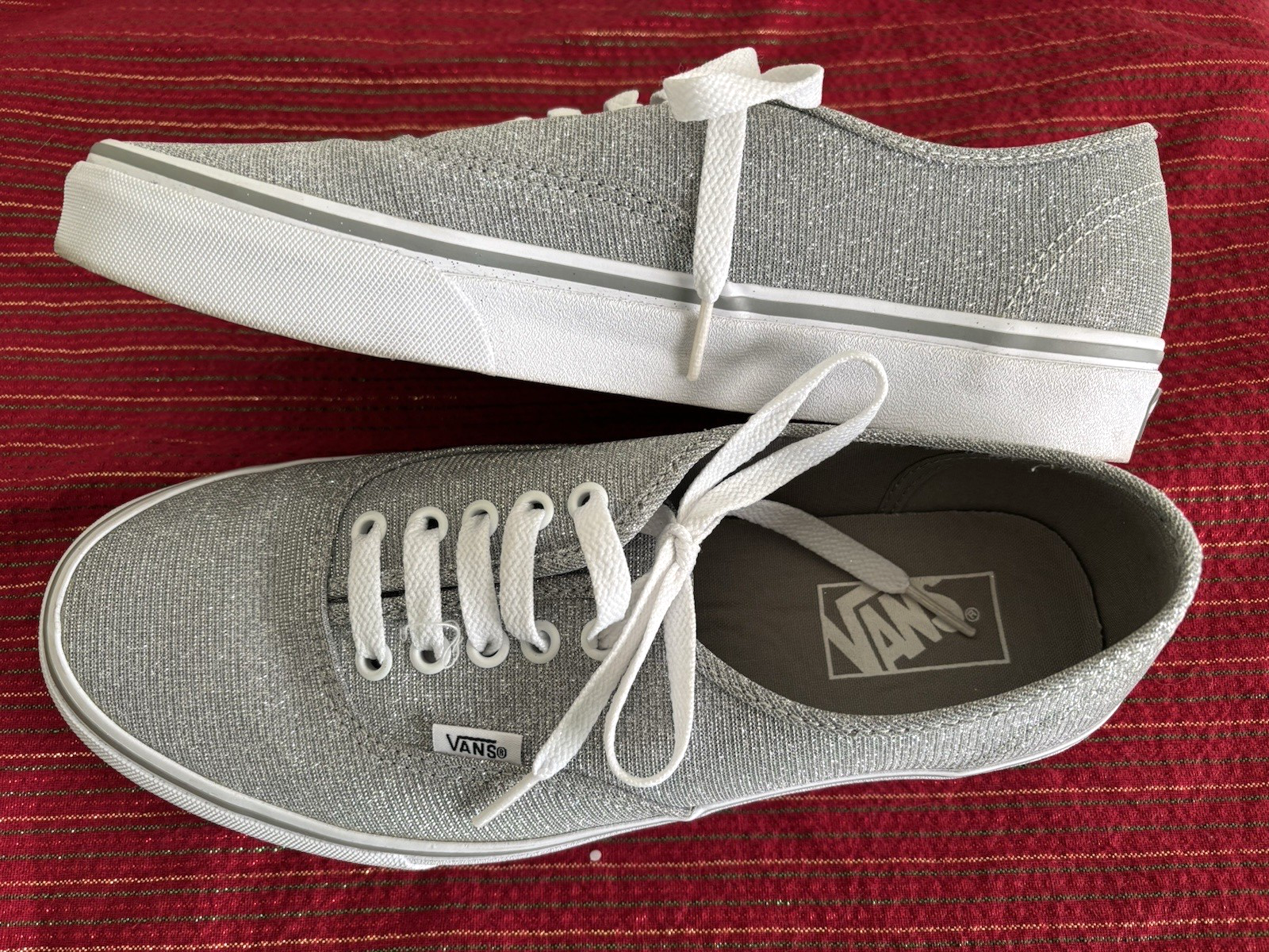 New Vans Silver Shimmer Athletic Shoes Women's 10 - Men's 8.5 Laces Vegan NWOB