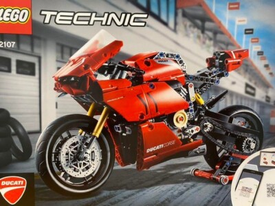 LEGO Ducati Panigale V4 R (42107)Direct from Japan
