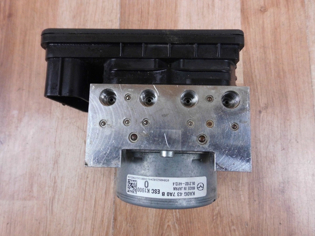 Mazda CX5 CX-5 I MK1 KE 2015 2.2 DIESEL ABS pump KA0G437A0B